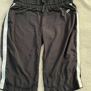 Womens Nike size XL capris.